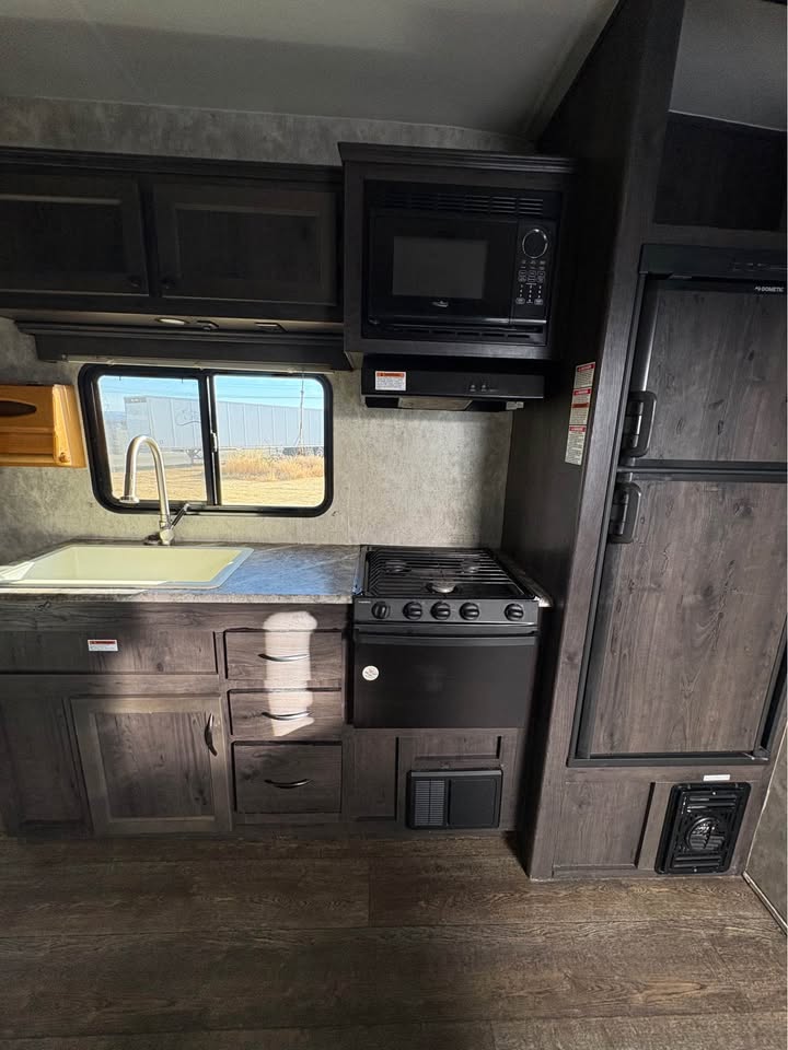 2019 Eclipse Iconic 2114SFLE