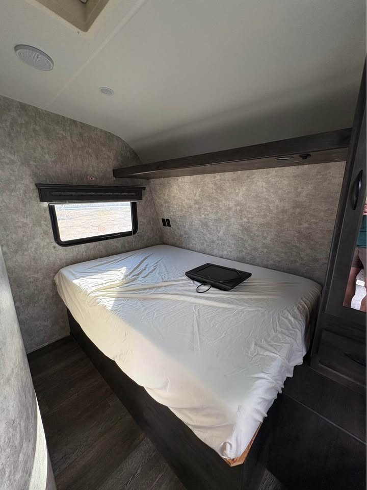 2019 Eclipse Iconic 2114SFLE