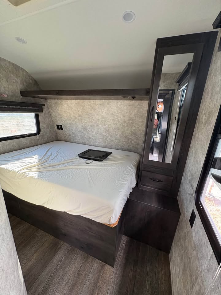 2019 Eclipse Iconic 2114SFLE